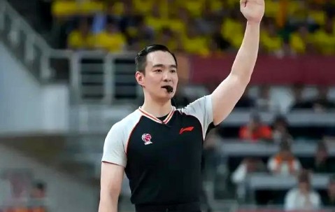 九游体育app-包含CBA常规赛关键时刻走向成谜，洛杉矶快船队长鼓劲，质疑声仍在，纪律约束更严格的词条