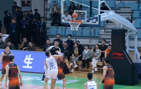 九游体育-加时末段欧篮联焦点战，勒沃库森绝杀压哨，目标明确，心理建设被强调(拜仁62大胜勒沃库森)